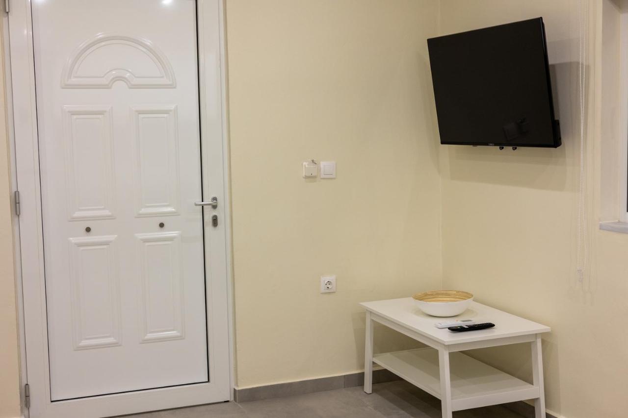 Adriana Apartment Agia Marina 外观 照片